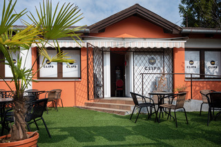 Clips Almádi külső nézet